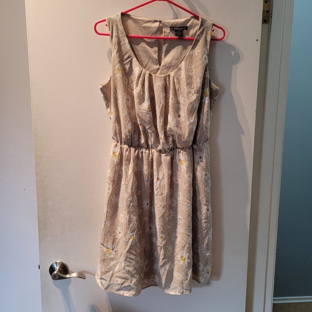 Large Suzy Shier Sleeveless Lined Daisy Dress